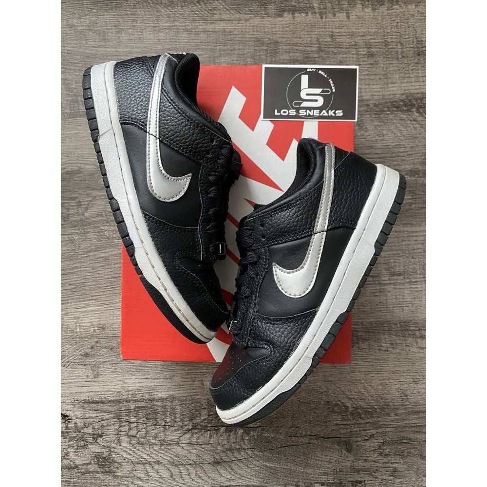 Size 4y - Dunk low spurs